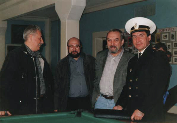 Андрей Беркут и Александр Медведский, г. Заозерск, Мурманская обл., июнь 2002 г.